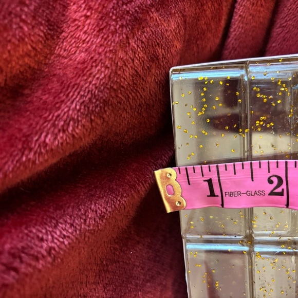 Juicy Couture Gold Makeup Organizer with Sleek Design - Picture 6 of 12